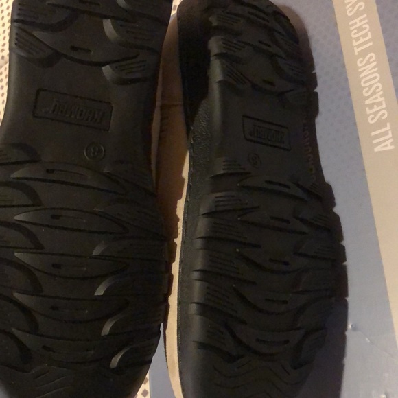 KHOMBU IRIS Boots - Picture 4 of 5